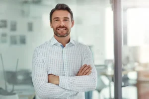 3 Forex Dolar İşlemleri - USD Pariteleri ve Günlük Analizler happy business man portrait office us corporate career financial consultant smile person ambition investment 349805237 Forex Dolar İşlemleri - USD Pariteleri ve Günlük Analizler Dolarla forex yatırımı yapanlar için güncel kaynak